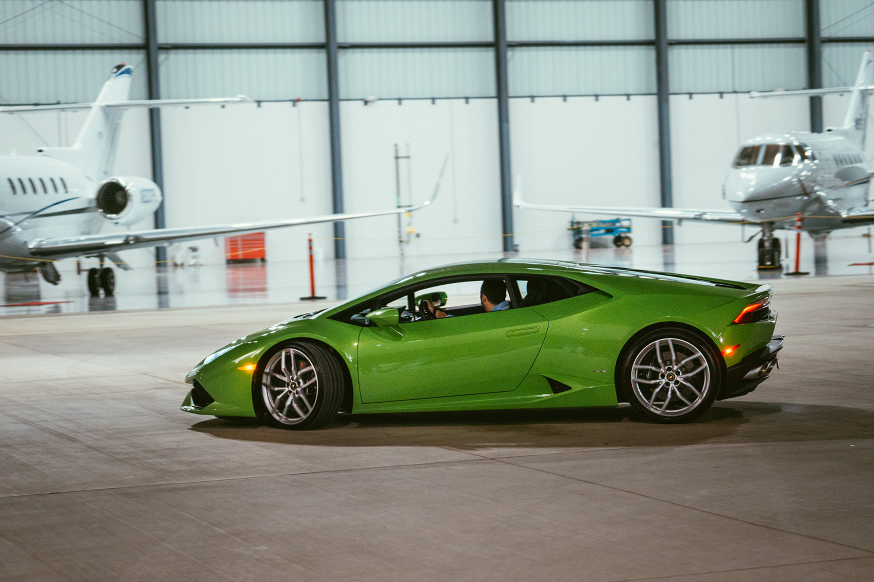 If you don’t have a price limit for your gift this Christmas, then a luxury Italian car it is! The Lamborghini Huracan was recently unveiled at Galaxy FBO and we are hooked. Check out this video from the exclusive event and from everyone at Galaxy FBO we hope you have an amazing holiday season and fly safe. http://vimeo.com/111999151